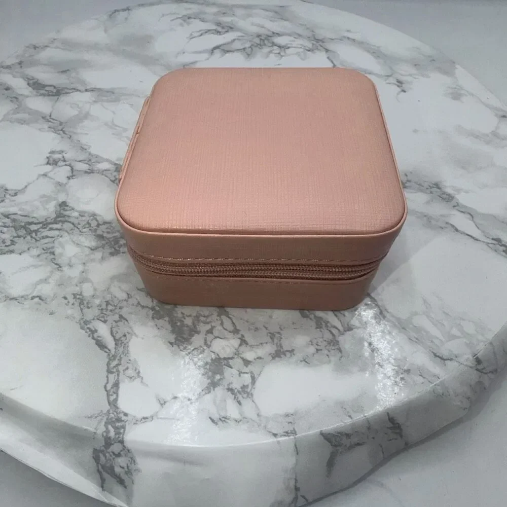 VLANDO Light Pink Faux Leather Travel Jewelry Case